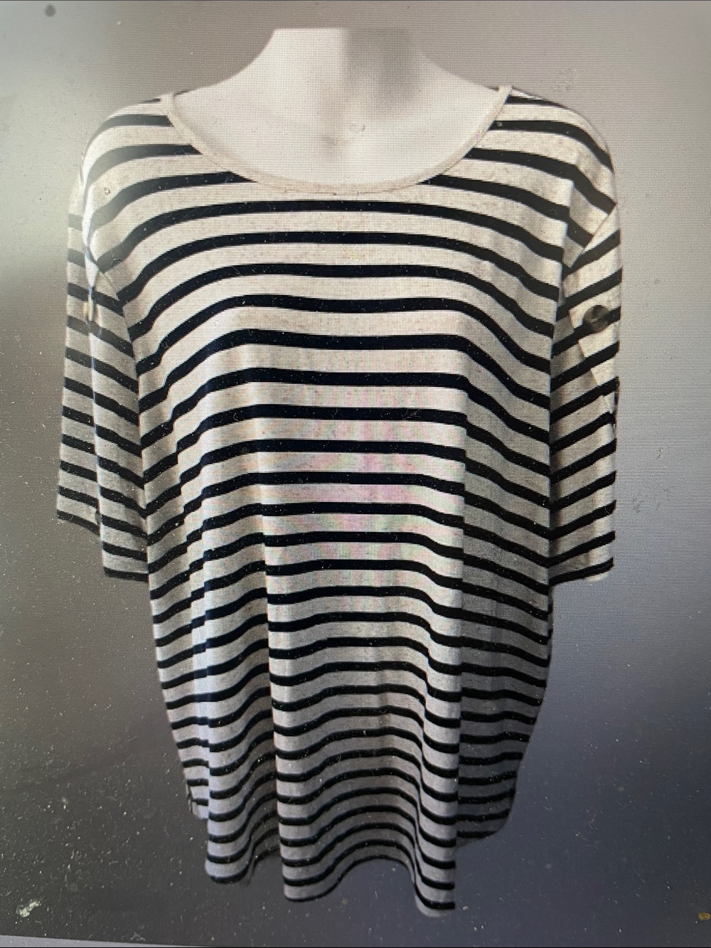 89th + Madison striped top button sleeve accent stripe blue/cream L